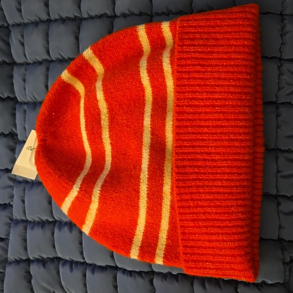NWT Aerie Knit Red White Striped Beanie Unisex One Size